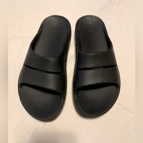 OOFOS Shoes - OOFOS slides size 7.